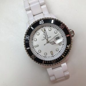 ToyWatch in White.